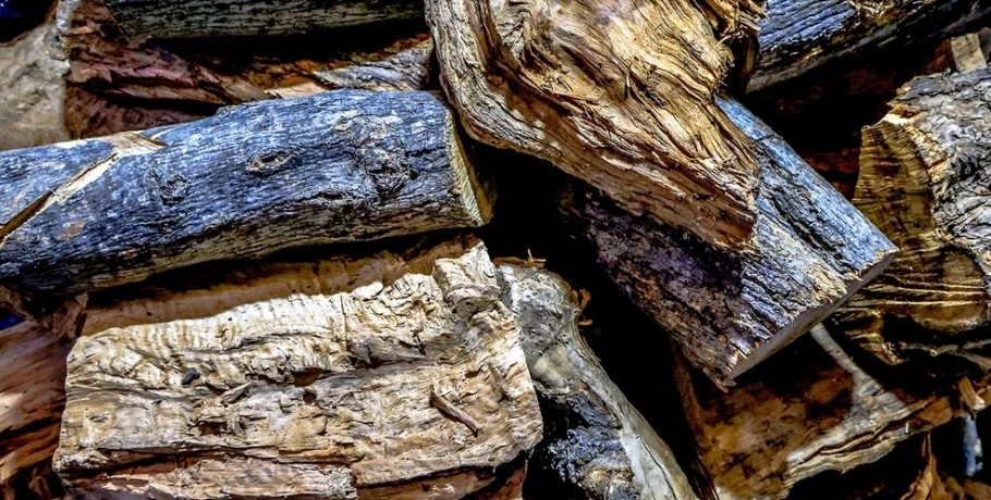 Επίδομα θέρμανσης: Τι ισχύει για καυσόξυλα και πέλετ