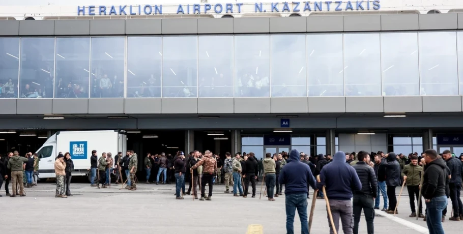 «Παραλύει» η Ελλάδα από τις κινητοποιήσεις των αγροτών – 55 τα μπλόκα σε όλη τη χώρα – Κλειστό και πάλι το αεροδρόμιο Ηρακλείου