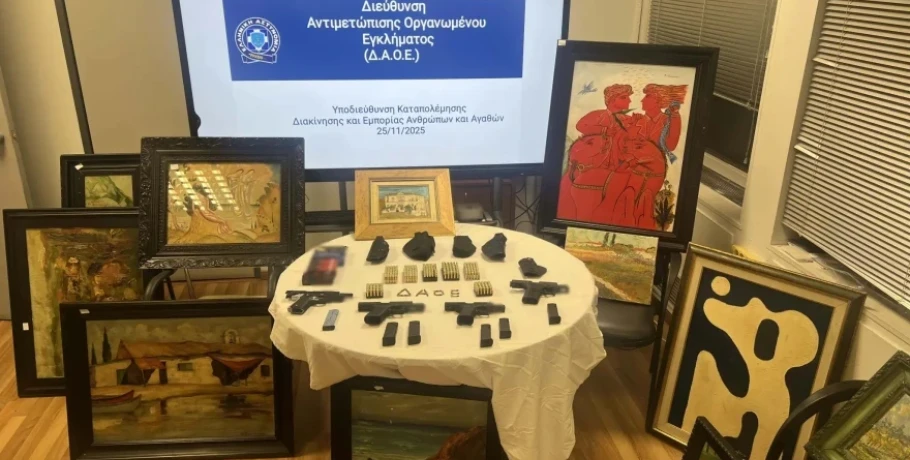 Δύο συλλήψεις στην Αττική για κατοχή πλαστών έργων τέχνης - Κατασχέθηκαν πάνω από 400 πίνακες