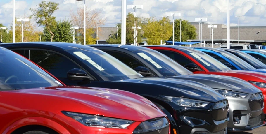 «Φακέλωμα» από την ΑΑΔΕ στα μεταχειρισμένα ΙΧ:  Τι αλλάζει με το υποχρεωτικό μητρώο για όλους τους εμπόρους