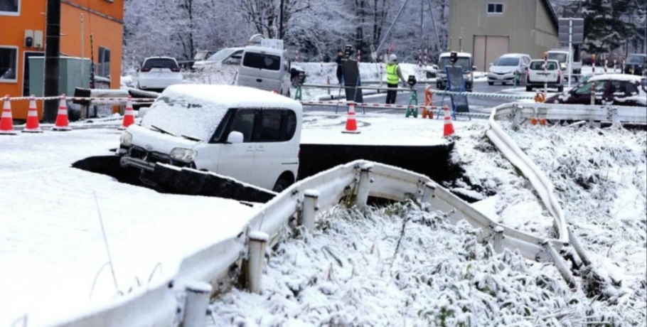 Τουλάχιστον 30 τραυματίες μετά τον ισχυρό σεισμό των 7,6R και το τσουνάμι στην Ιαπωνία