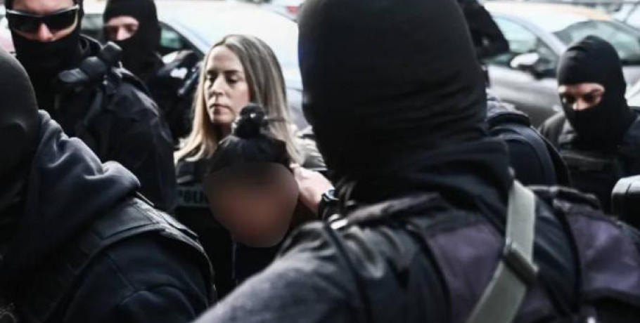 Σαλαμίνα-Κόρη 75χρονης: «Λέει ψέματα, δεν είναι εθισμένη στον τζόγο» λέει για τη δολοφόνο νύφη της