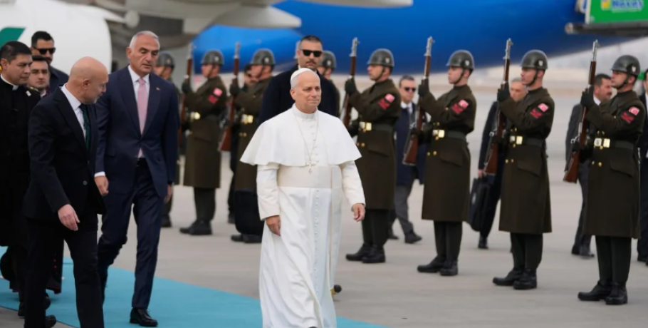 Ο Πάπας Λέων ΙΔ' στην Άγκυρα σε μια ιστορική επίσκεψη στο Φανάρι