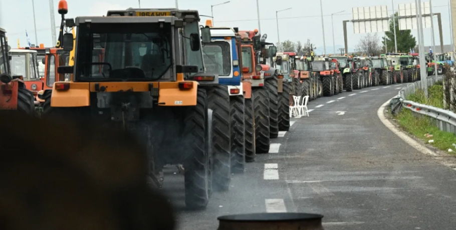 Οι αγρότες έδωσαν το έναυσμα για αντιπολιτευτικό σφυροκόπημα στην κυβέρνηση