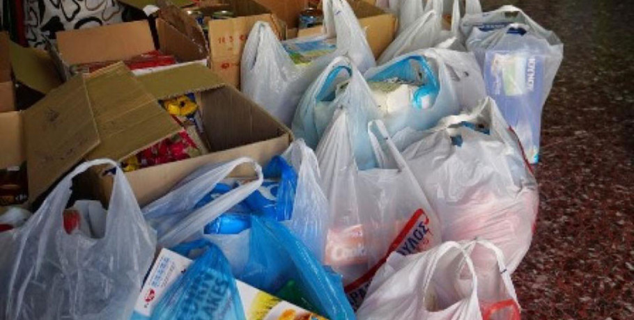 Προσφορά τροφίμων για το «Χριστουγεννιάτικο τραπέζι για όλους» του Δήμου Σκύδρας