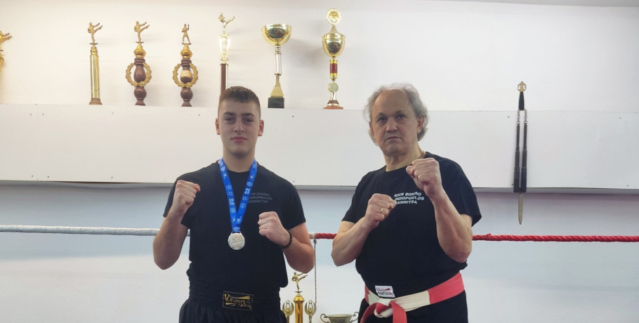 Αργυρό μετάλλιο για τον Γιώργο Εμμανουηλίδη του ¨Μ.ΑΛΕΞΑΝΔΡΟΥ¨ Γιαννιτσών στο πανελλήνιο KICK BOXING