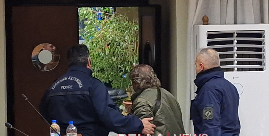 Παρέμβαση της Αστυνομίας στο Δημοτικό Συμβούλιο Αλμωπίας για απομάκρυνση πολίτη – Δύο φορές διακόπηκε η συνεδρίαση