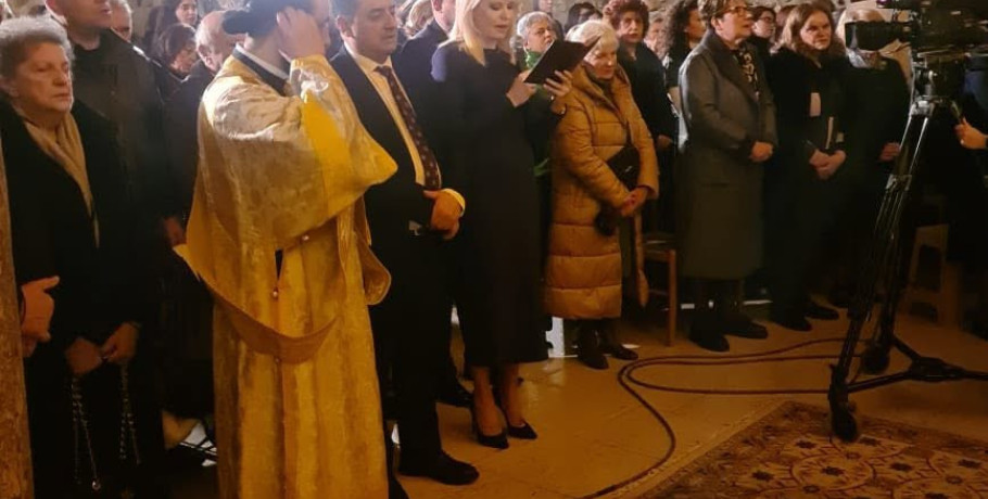 Η χριστουγεννιάτικη ανάρτηση της Θεοδώρας Τζάκρη από την αγρυπνία στην Έδεσσα