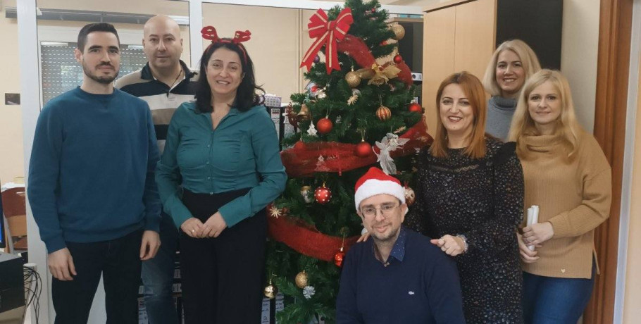 Το Χριστουγεννιάτικο δέντρο της στόλισε η ΔΕΥΑ Δήμου Πέλλας