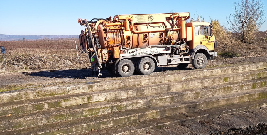 Κώστας Κεχαγιαδάκης: Προχώρησε στον καθαρισμό του ποταμιού της Καρυώτισσας για τα Φώτα!