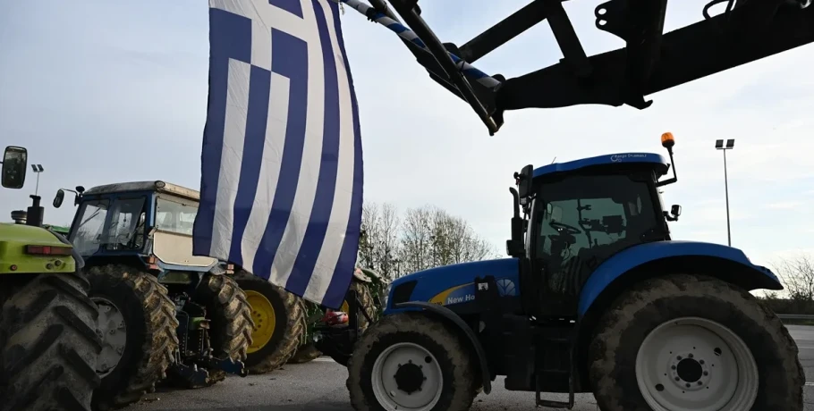 Συνεχίζονται οι πολύωροι αποκλεισμοί στα τελωνεία Προμαχώνα, Εξοχής, Ευζώνων και Νίκης – Σήμερα αποφασίζεται η πορεία των κινητοποιήσεων