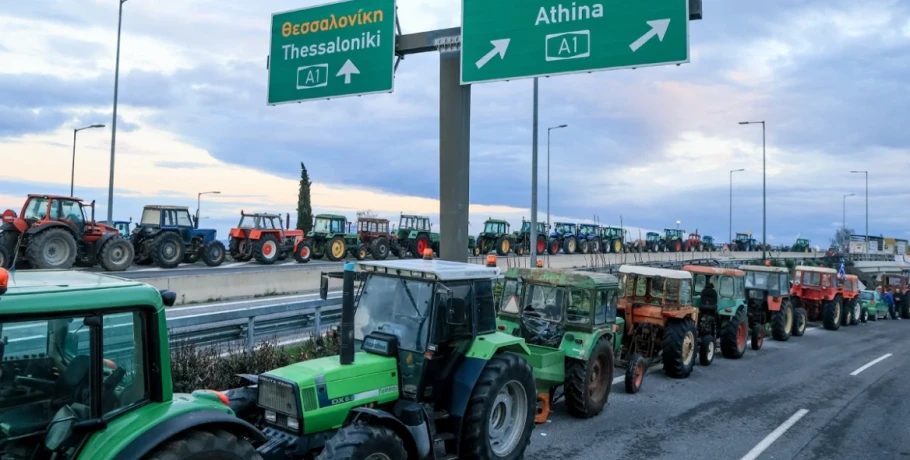 Η κυβέρνηση «κυκλώνει» την Παρασκευή για ραντεβού με τους αγρότες και περιμένει τα μπλόκα