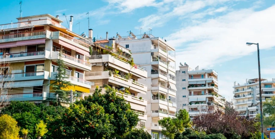 Κίνητρα για σπίτια στo ενοίκιο, μπλόκο στα Airbnb: Ποιοι ωφελούνται από τα νέα μέτρα Μητσοτάκη για το στεγαστικό