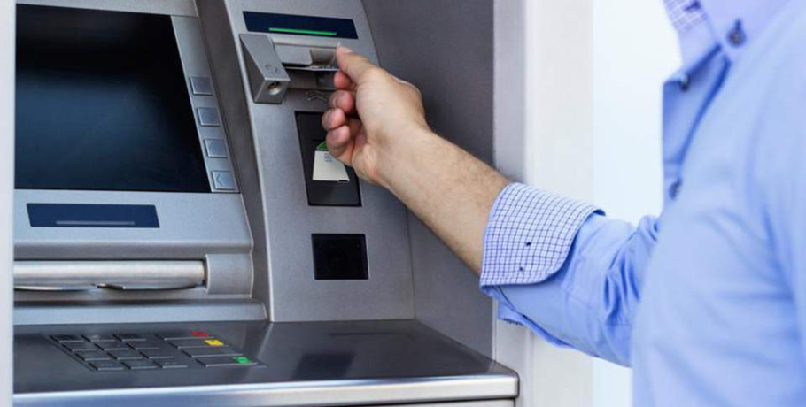 Ξεχάστε τα ATM: Πώς θα γίνονται αναλήψεις μετρητών από τα ταμεία των σούπερ μάρκετ