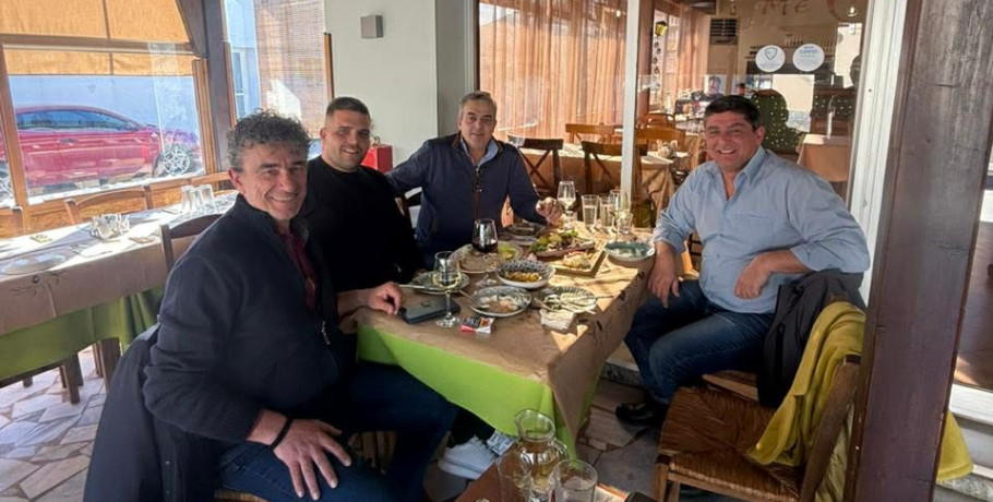 Στάθης Φουντουκίδης: Επαφές και συζήτηση "εορταστικού τύπου" με Δυτικό και Άθυρα