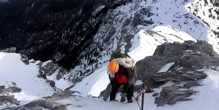 Βαρδούσια: Πολύ πιθανό να δημιούργησαν μόνοι τους τη χιονοστιβάδα, είτε με τα βήματά τους είτε με μια δυνατή ηχώ