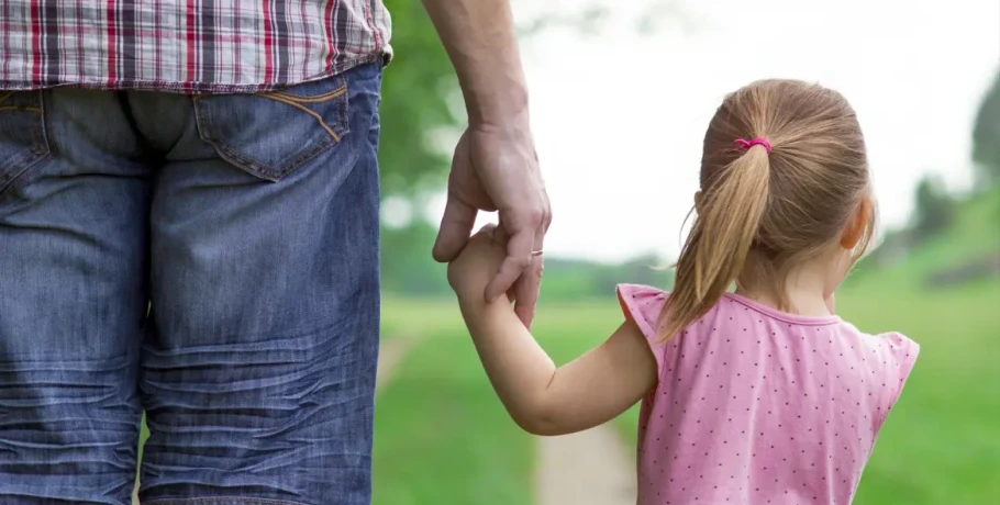 Επίδομα παιδιού Α21: Νωρίτερα η πληρωμή της έκτης δόσης πριν τα Χριστούγεννα