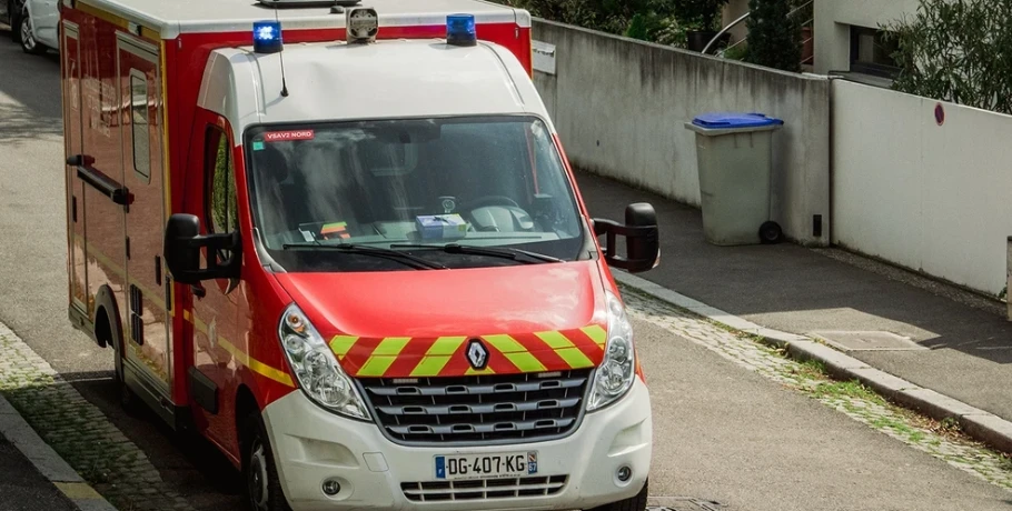 Έκρηξη σε ισόγειο πολυκατοικίας στη Γαλλία – Νεκρά δύο παιδιά, τουλάχιστον πέντε άνθρωποι τραυματίστηκαν