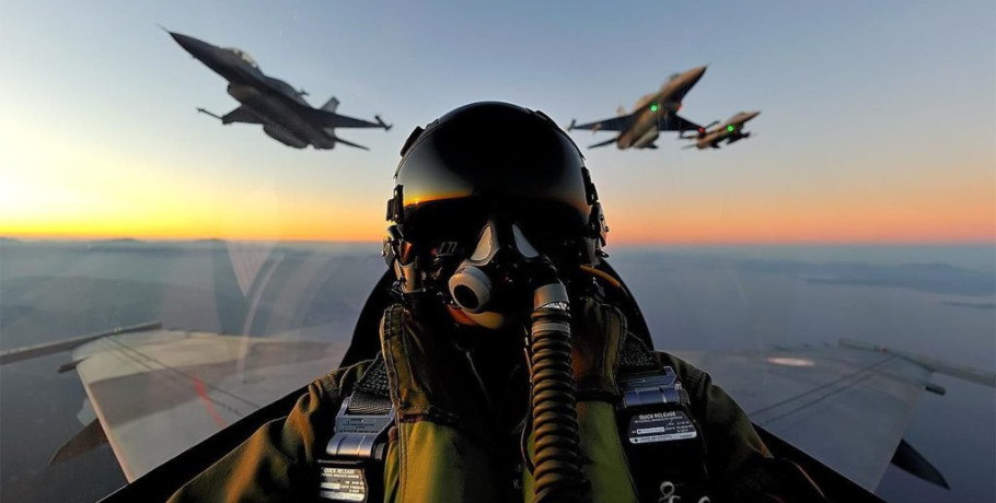 Εκνευρισμός στην Τουρκία από την έλευση του ΚΙΜΩΝΑ: Εστειλε οπλισμένα F-16 στο Αιγαίο – Αγρια αερομαχία