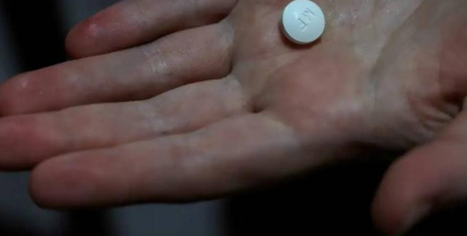 Απίστευτο περιστατικό σε νοσοκομείο: Nοσηλεύτρια αντί να δώσει φάρμακο σε ασθενή το κατάπιε η ίδια