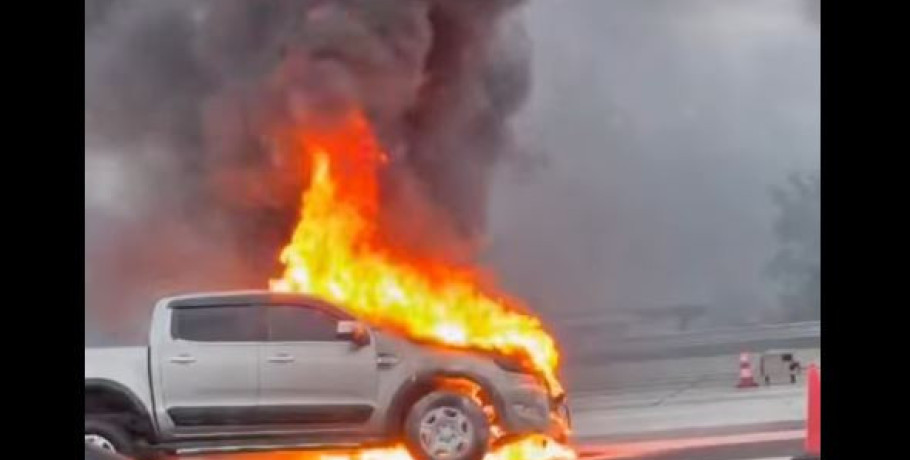 Κόρινθος: Φωτιά σε αυτοκίνητο στα διόδια Καλαμακίου – Κάηκε ολοσχερώς