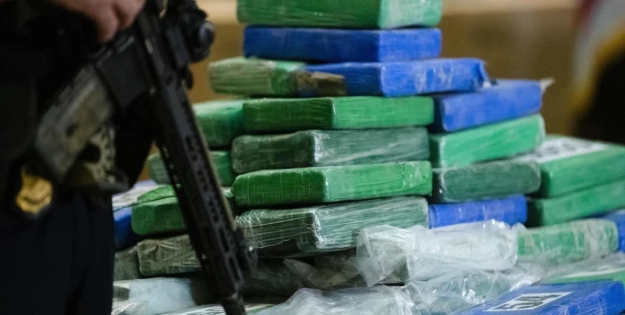 Νέα στοιχεία για την καταδίωξη «θρίλερ» στον Ατλαντικό – Ο Έλληνας «Εσκομπάρ» πίσω από το ναρκόπλοιο και η διαδρομή του