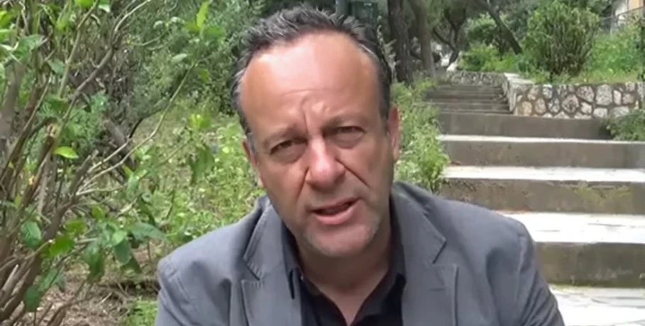 Παραιτήθηκε ο κοσμήτορας της Σχολής Καλών Τεχνών του Πανεπιστημίου Πελοποννήσου για τις διαγραφές φοιτητών – «Οφείλω να τους υπερασπίζομαι»