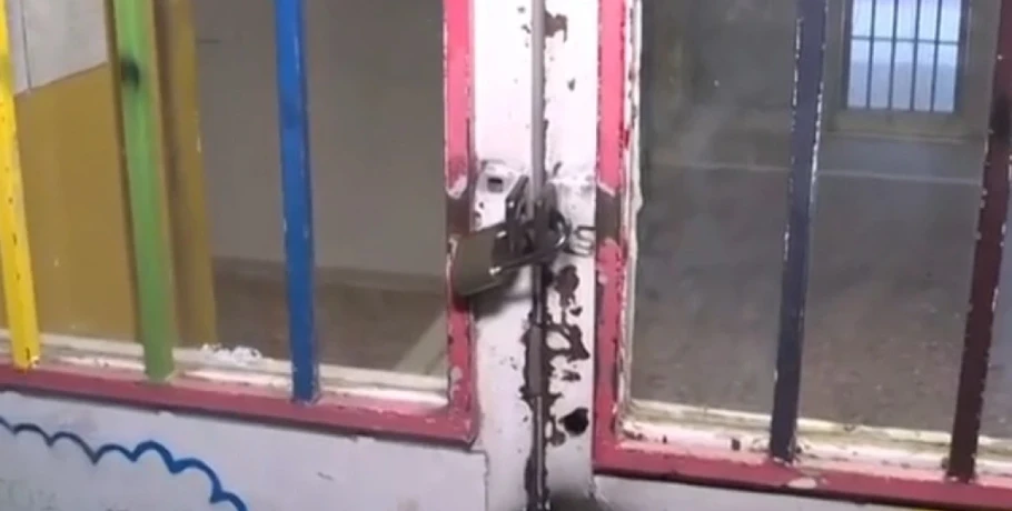 Κυψέλη: Μαθητές κλείδωσαν μέσα στο κτίριο τους διευθυντές του σχολείου που έγινε το περιστατικό με την 16χρονη