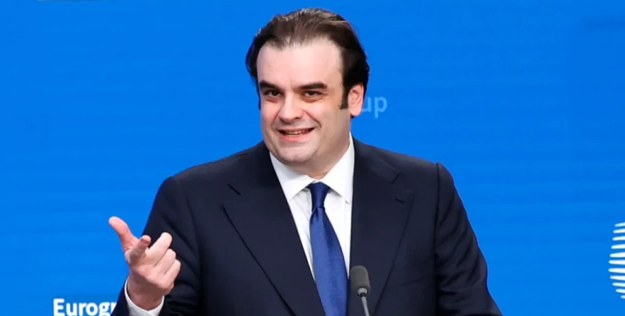 Στο τιμόνι της Ευρωζώνης για τα επόμενα 2,5 χρόνια ο Πιερρακάκης: Γιατί επελέγη ο Έλληνας ΥΠΟΙΚ και το μανιφέστο του για την επόμενη ημέρα στην Ευρώπη