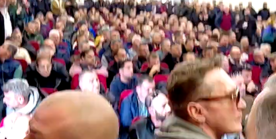 Σε εξέλιξη η πανελλαδική σύσκεψη αγροτών στη Νίκαια: «Δεν κάνουμε εκπτώσεις στις διεκδικήσεις μας – Κατάργηση αγροτοδικείων και μετά συνάντηση»