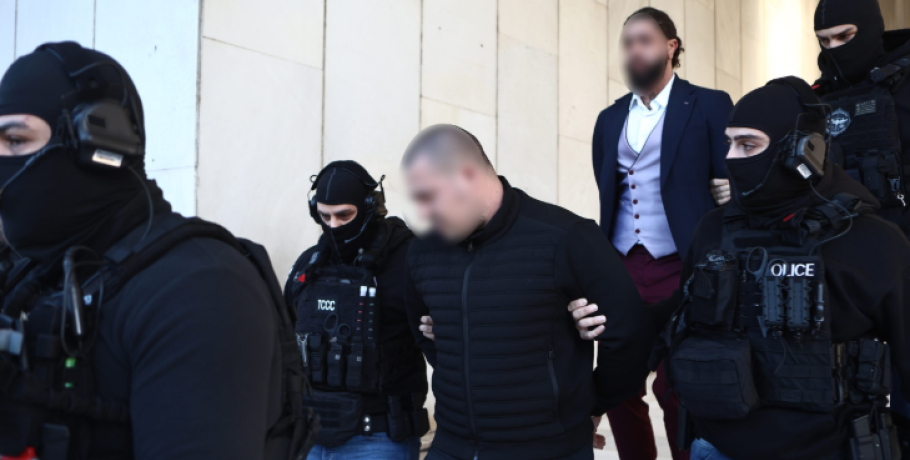 Φοινικούντα: Το μυστήριο με το «βαθύ λαρύγγι» και τα στοιχεία που οδήγησαν στην εξιχνίαση της διπλής δολοφονίας