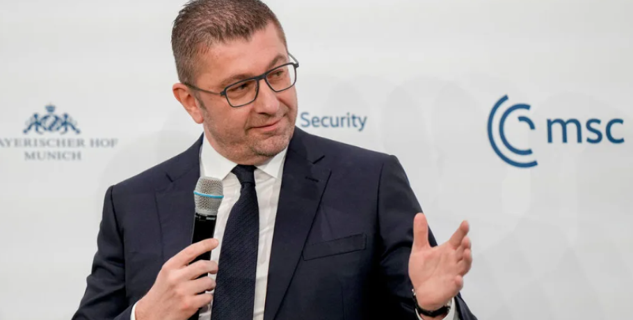 Συνεχίζει τα «παιχνίδια» με το όνομα «Μακεδονία» ο Μίτσκοσκι