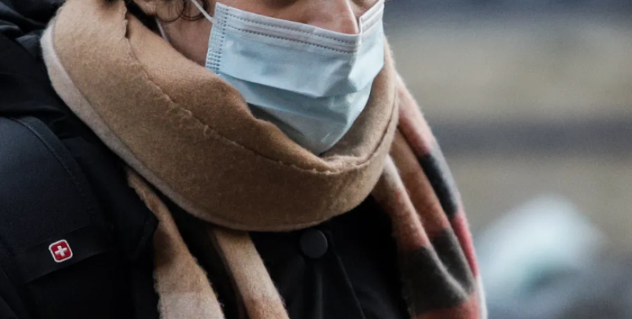 «Σαρώνει» η γρίπη, υπό πίεση τα νοσοκομεία