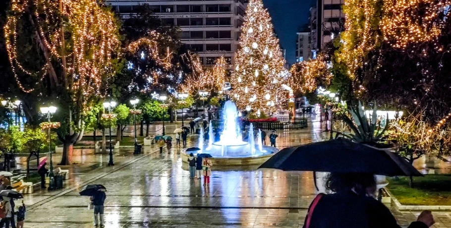 Χριστούγεννα με τοπικές βροχές και χιόνια στους χειμερινούς προορισμούς, ο καιρός το ερχόμενο πενθήμερο