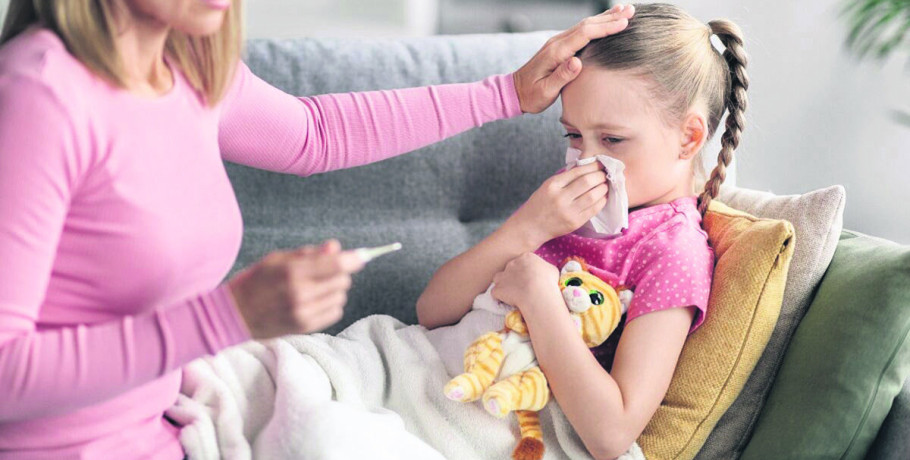Γρίπη: «Βουλιάζουν» τα παιδιατρικά νοσοκομεία - Ποια είναι τα συμπτώματα
