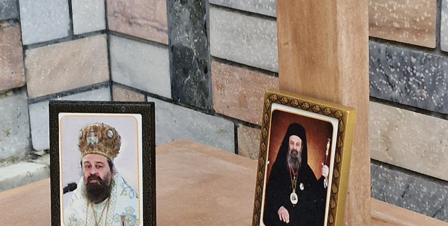 Πλήθος πιστών προσέρχεται καθημερινά στον τάφο του Κυρού Μητροπολίτη Δράμας Παύλου