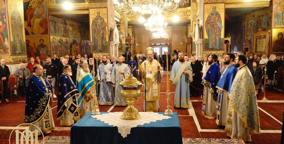 Ο Μητροπολίτης Φιλόθεος Φωτίζει τα Θεοφάνεια στη Θεσσαλονίκη