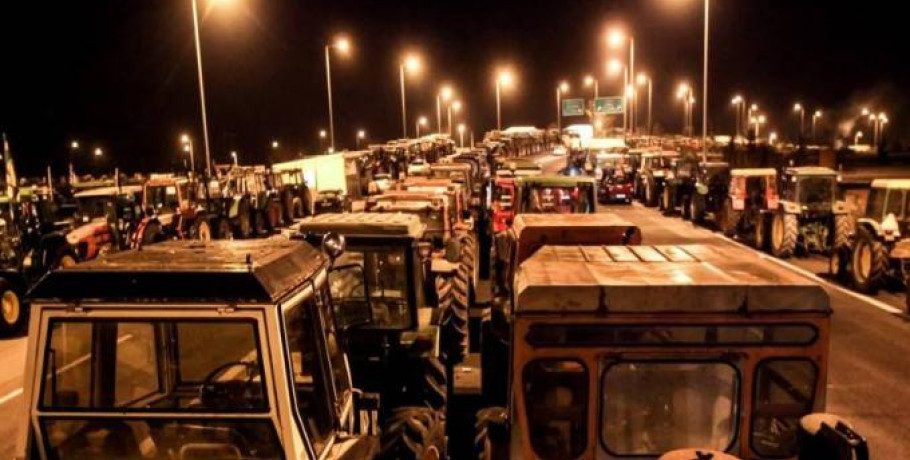 Αγρότες: 18 μπλόκα και σύλλογοι ζητούν διάλογο με τον πρωθυπουργό - Έστειλαν επιστολή στον Κ. Τσιάρα