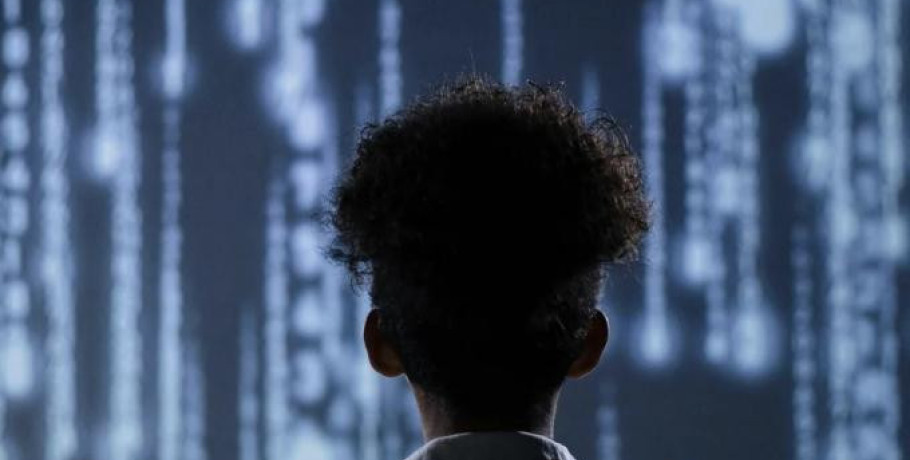 Παιδιά και... παρέες AI: Η έρευνα που δείχνει γιατί οι γονείς πρέπει να ανησυχούν - Τι λέει ένας ειδικός