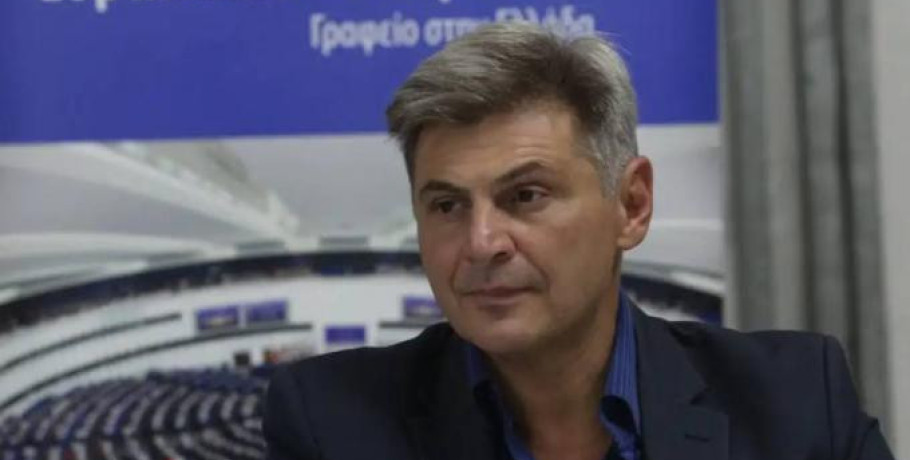 Νικόλας Φαραντούρης για διαγραφή από ΣΥΡΙΖΑ: «Δεν μίλησα για ένταξη στο κόμμα Καρυστιανού, καλωσόρισα την κάθοδό της»