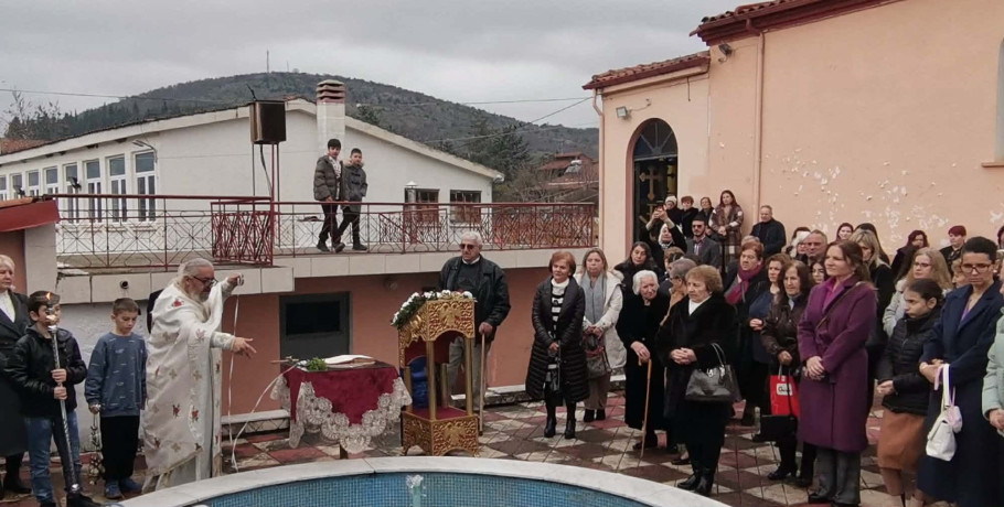 Θεοφάνεια στο Λουτροχώρι:  Παρούσα η Νίκη Ποζιδου