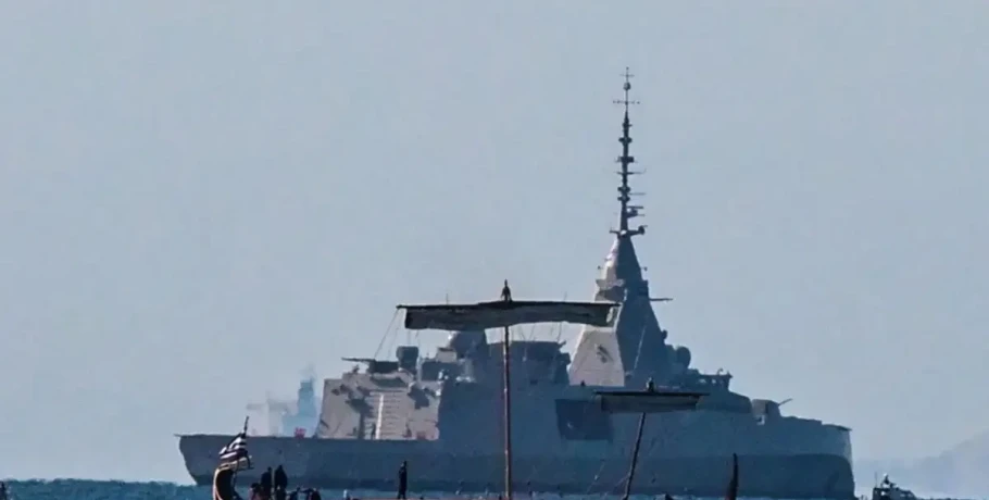 Η Ελλάδα υποδέχθηκε με δόξα και τιμές την φρεγάτα «Κίμων»: Η εντυπωσιακή άφιξη της πρώτης Belharra