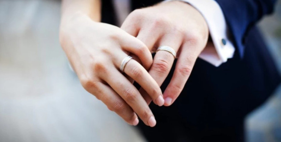 Παντρεύεται ο Βασίλειος Τσεκούρας την αγαπημένη του Ζωή Χριστοφορίδου