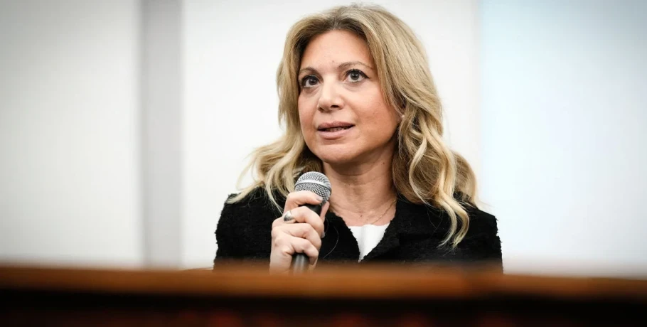 H Καρυστιανού εκτός Συλλόγου για τα Τέμπη με επίθεση κατά των συγγενών για τα οικονομικά: «Σιωπώ για να μη σας εκθέσω»