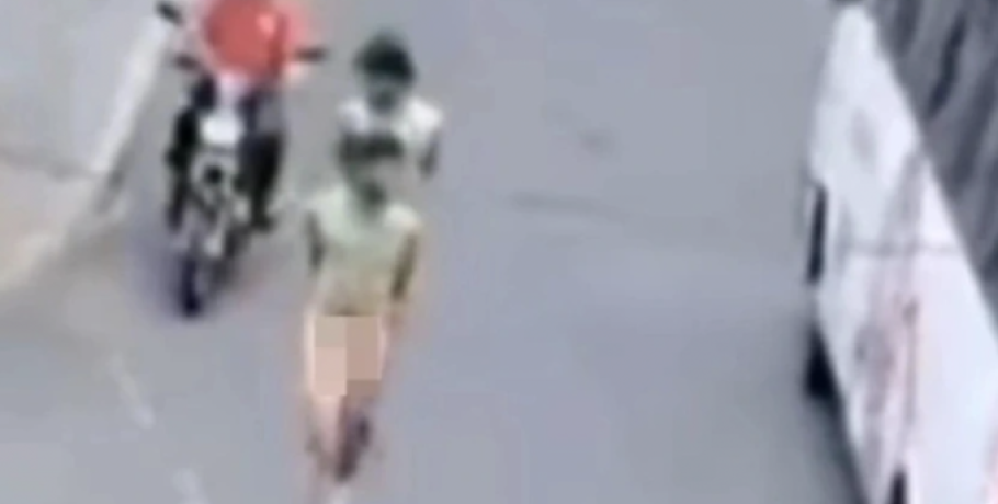 Κάτοικοι στην Κολομβία γδύνουν και διαπομπεύουν κλέφτες στον δρόμο