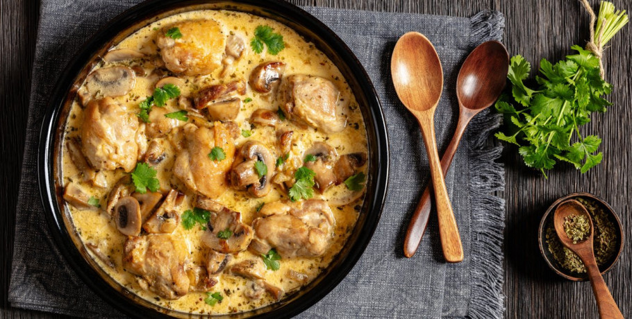 Συνταγή για το πιο εύκολο λεμονάτο κοτόπουλο -Με μανιτάρια και κρέμα, έτοιμο σε 20΄