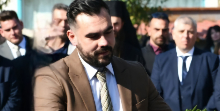 Δήμος Κυριλίδης: Ο Τριαδικός Θεός να προστατεύει και να φωτίζει τα σπίτια όλων