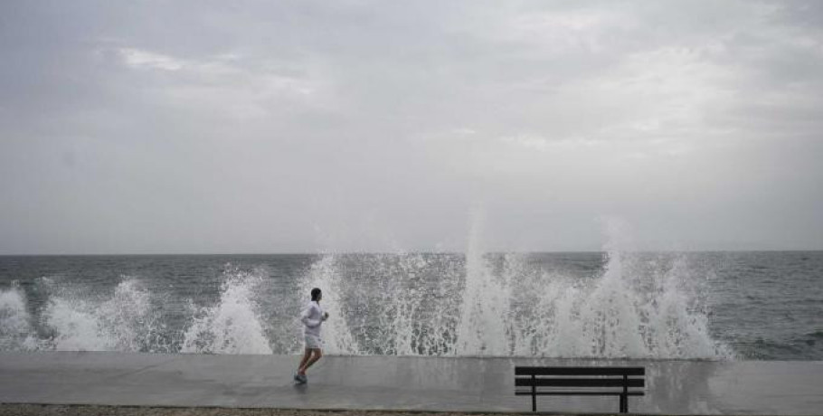 Δεμένα πλοία σε αρκετά λιμάνια - Μέχρι και 8 μποφόρ η ένταση των ανέμων στο Αιγαίο