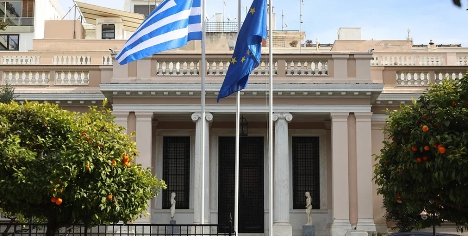 Μαξίμου σε αγρότες: Επαναστατική γυμναστική τέλος, ξεπεράστηκε η κόκκινη γραμμή – Αν κλιμακώσετε, αρμόδιες είναι οι Αρχές