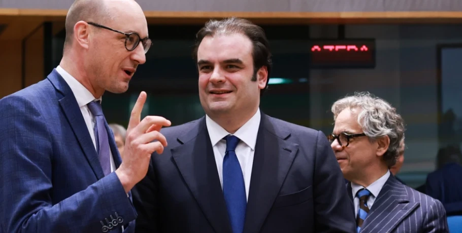 Eurogroup: Με βαριά ατζέντα η ιστορική πρεμιέρα Πιερρακάκη λόγω Βουλγαρίας και των απειλών Τραμπ για δασμούς